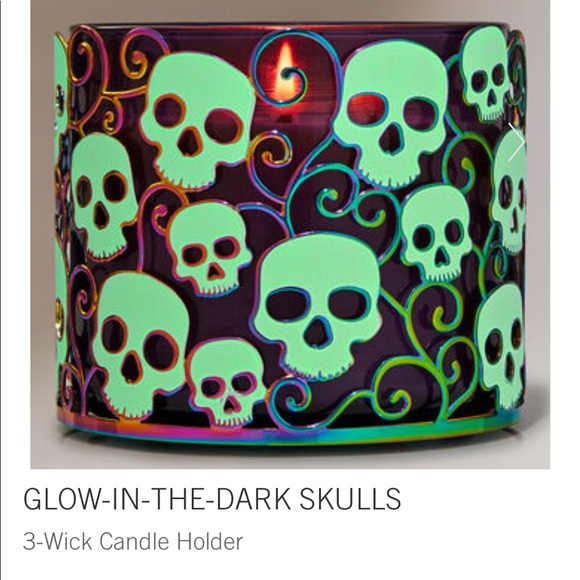 New. Bath and body works 3 wick skull candle holder - Picture 2 of 3